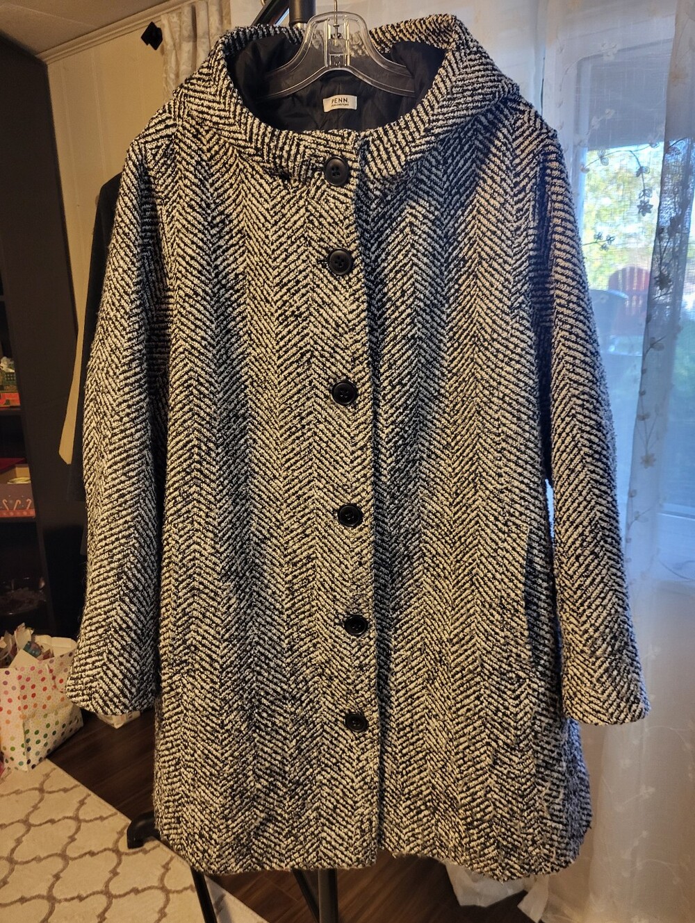Penn. Black & White Herringbone Button Front Coat Sz 2 X